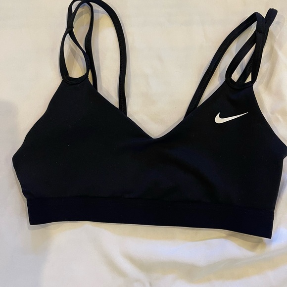 Nike Women's Black Strappy Sports Bra - Picture 1 of 2